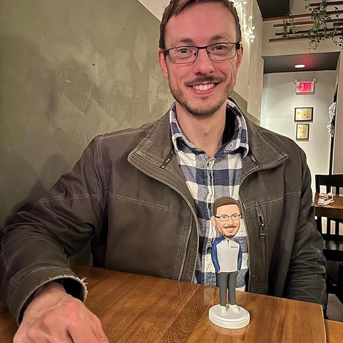 Custom Bobblehead, Full Body Customization Based on Pictures